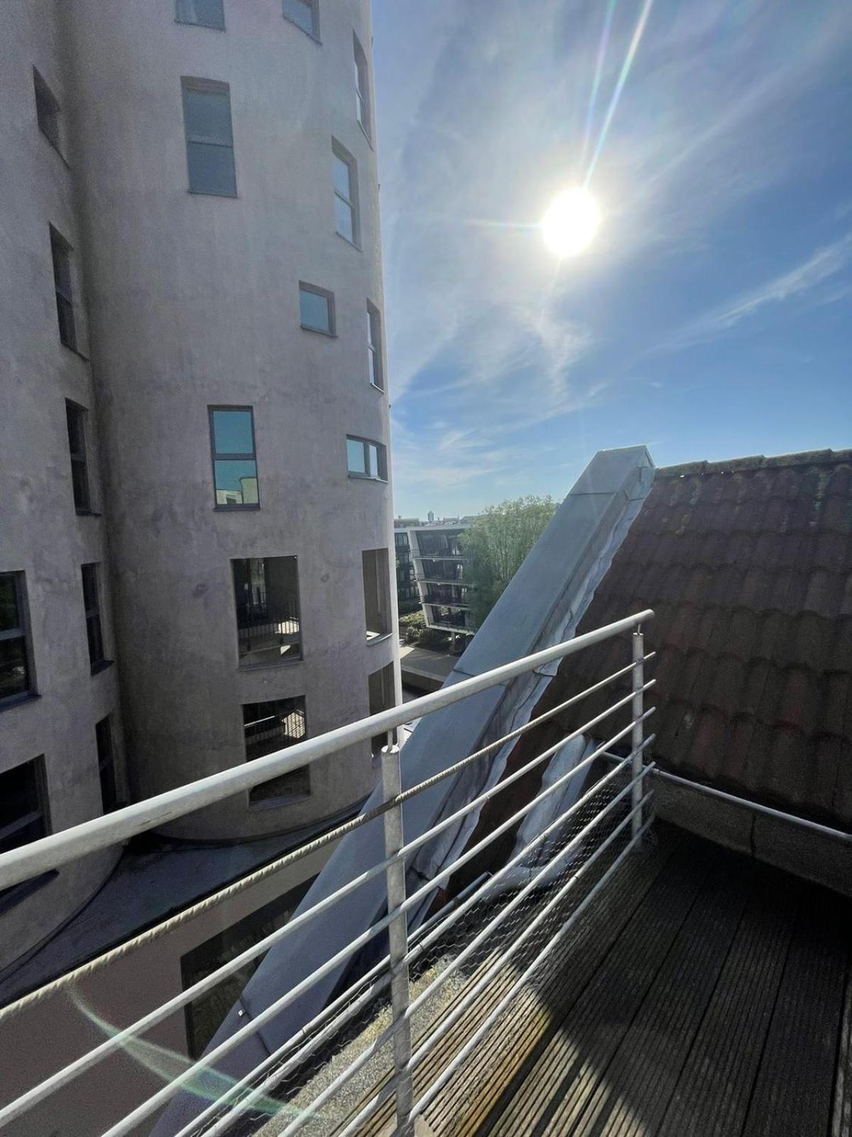 Zentral Gelegenes Premium-Apartment Mit Viel Tageslicht Хамбург Екстериор снимка